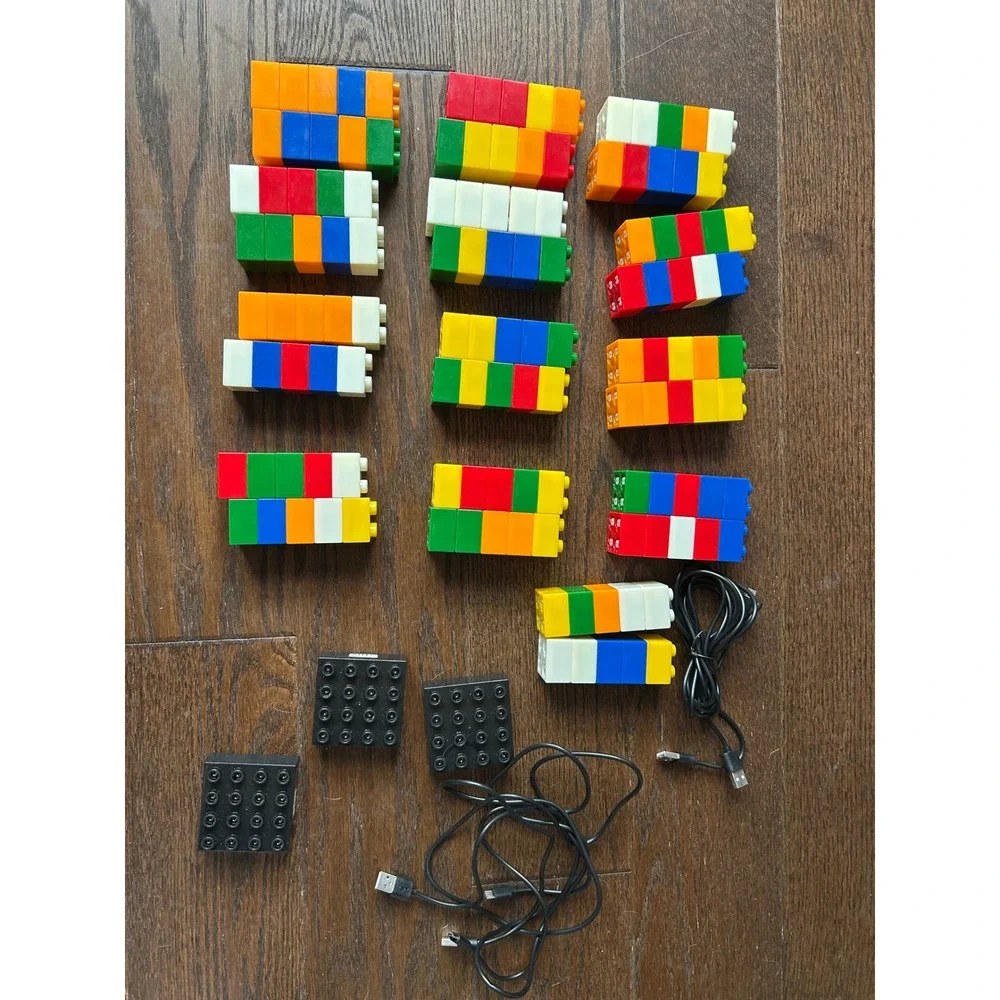 Light Stax Illuminated Blocks Classic 102 LED Building Bricks 3 Bases USB Cables